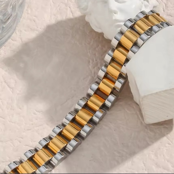 Aesthetic 18K Gold plated Stainless SteelWaterproof  Slake Link Bracelet - Picture 2 of 6